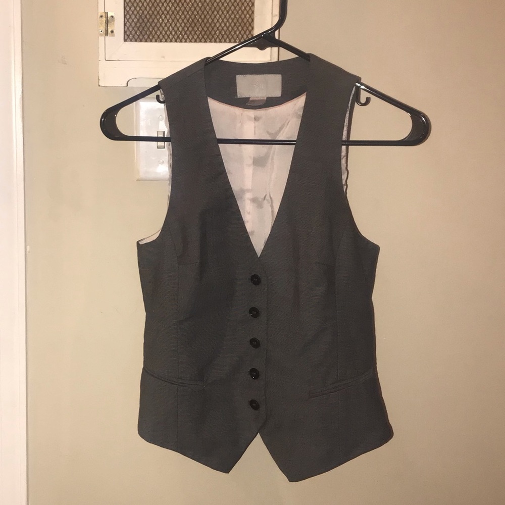 H&M Gray Vest. Size 6